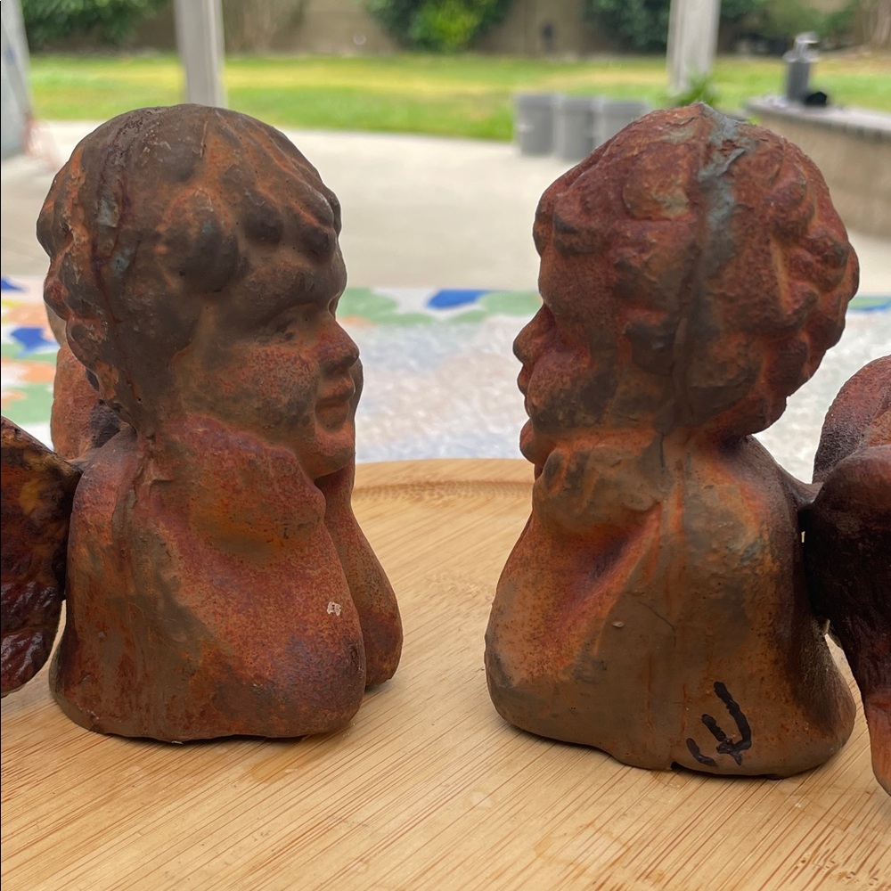Rustic cast iron Cherub Angel Statues - Picture 8 of 8